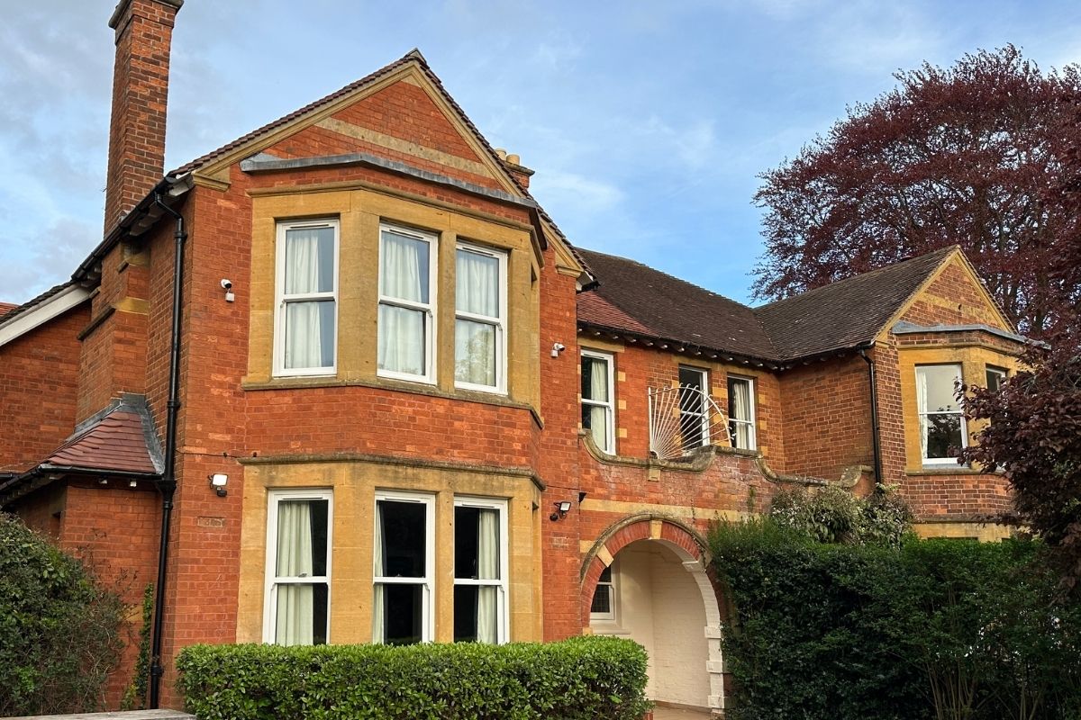 An exterior photo of the Edwardian-style Spencer House in Oxford, England