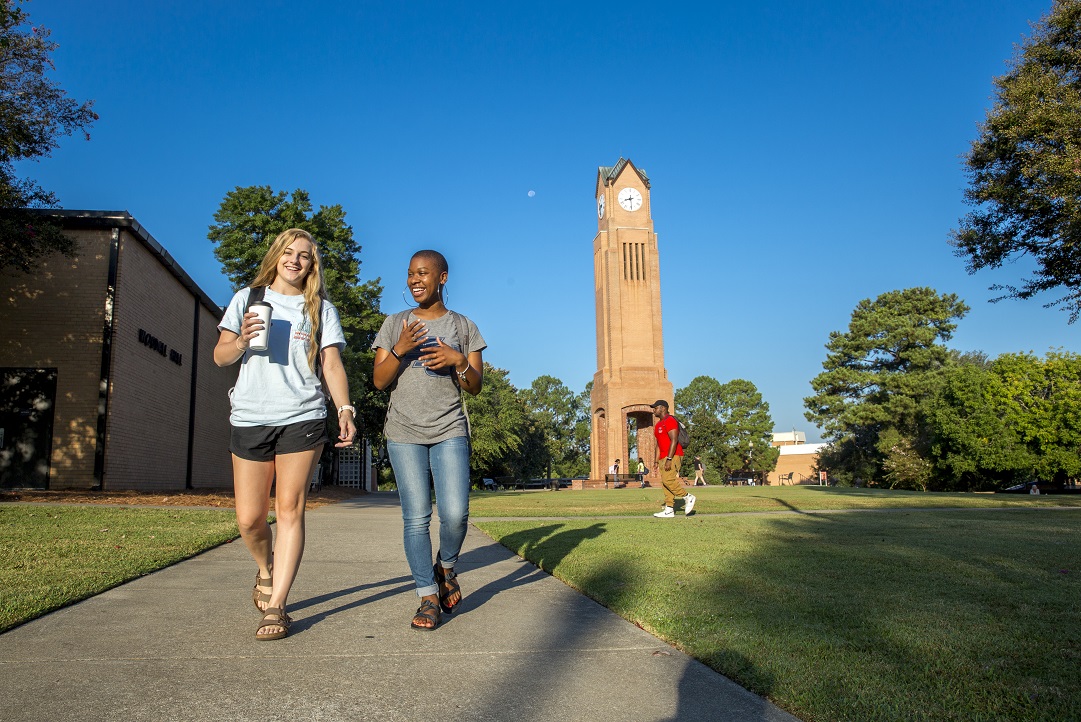 CSU students walking on campus
