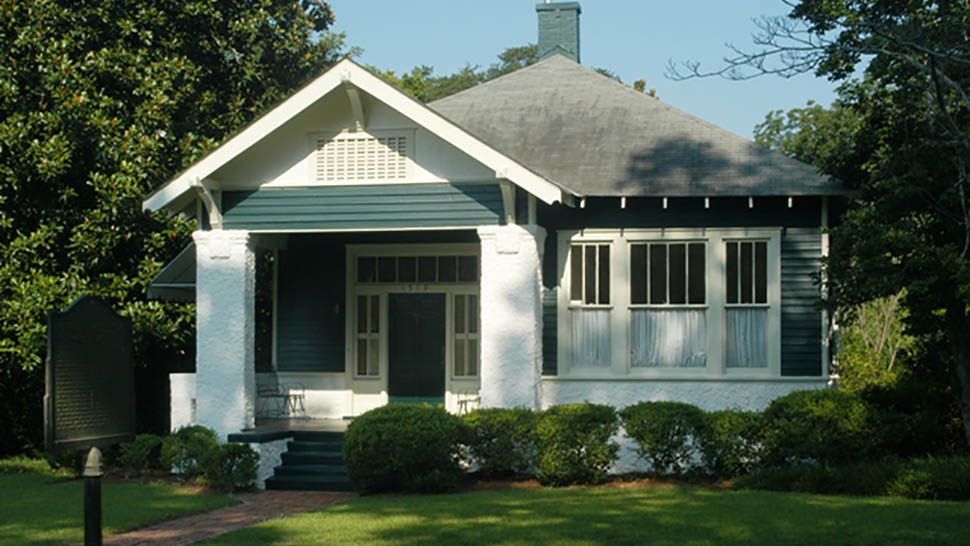 Exterior photo of the Smith-McCullers House